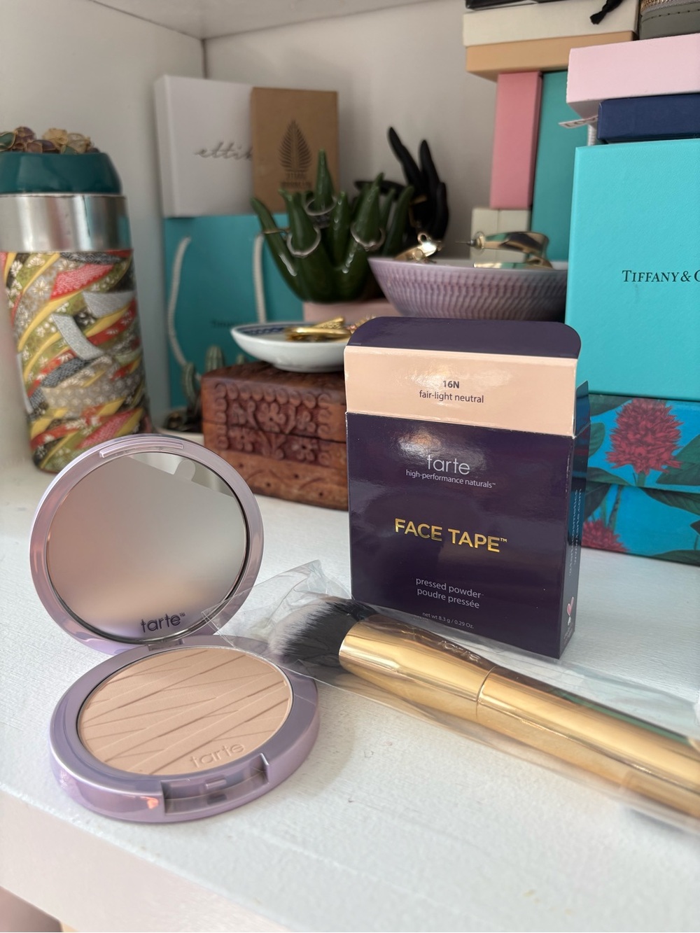 tarte shape tape powder foundation & brush duo in 16N fair-light neutral